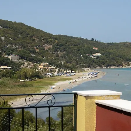 Bay Couette-café 3*