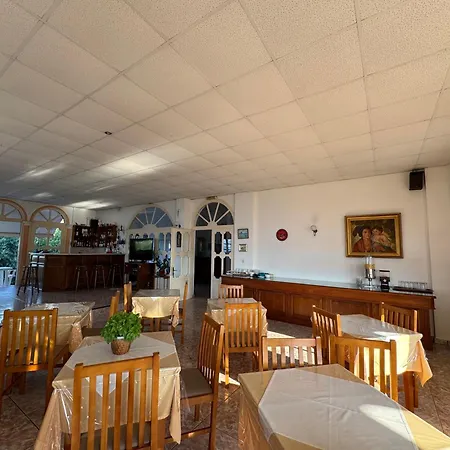 B&B Bay
